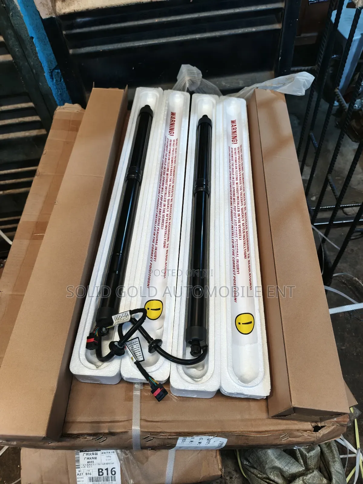 Booth Shock /Tailgate Lifter Grand Santa Fe Xl 2015-2018