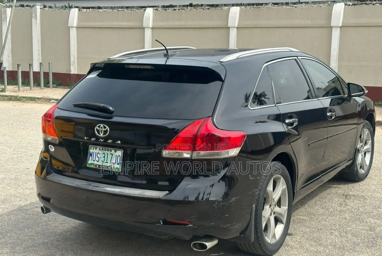 Toyota Venza 2011 Black