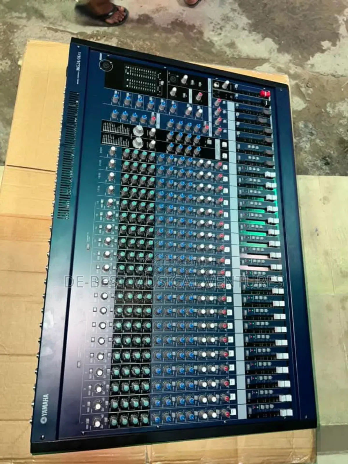 Yamaha Mg24/14fx Mixing Console Professional