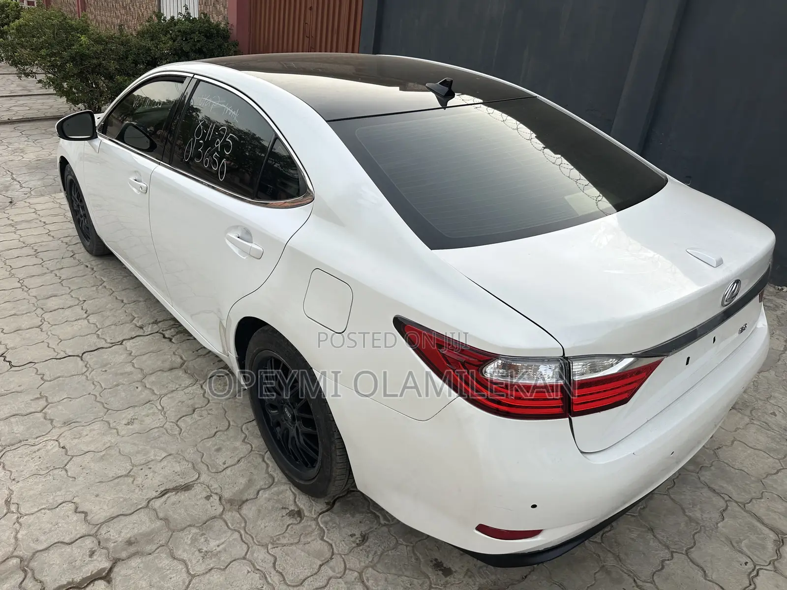 Lexus ES 350 FWD 2013 White