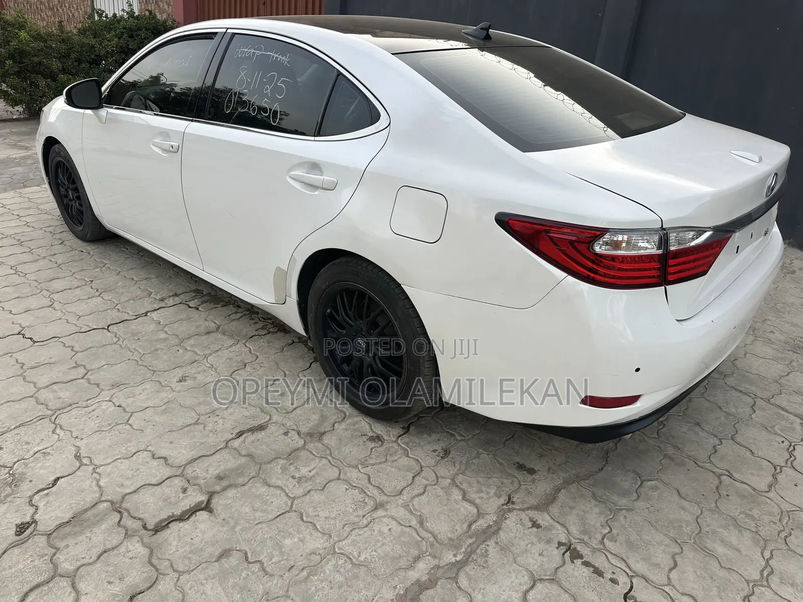 Lexus ES 350 FWD 2013 White