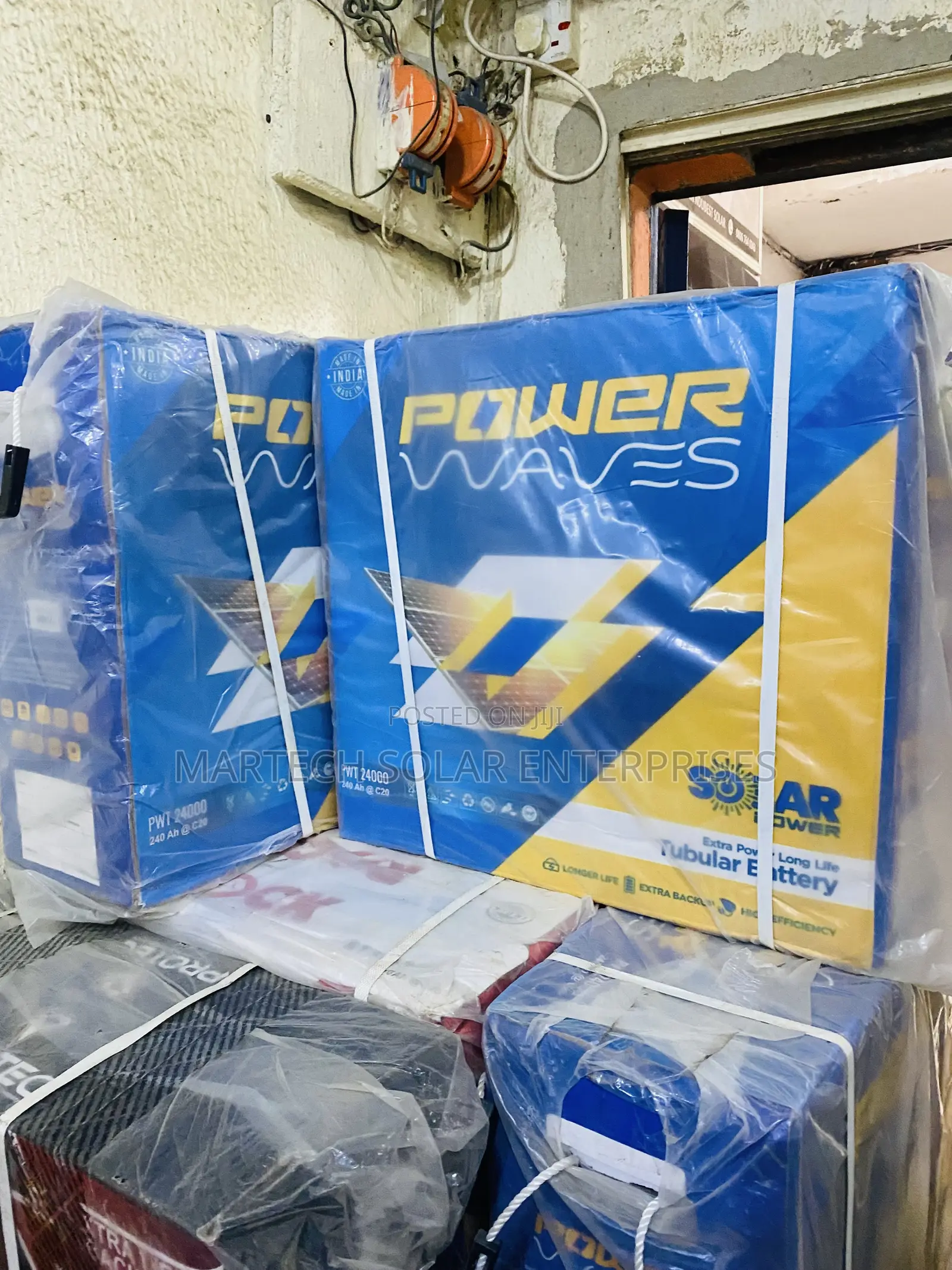 240ah/12v Power Waves Solar Battery