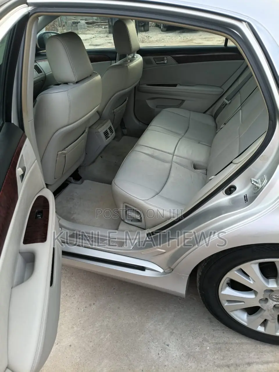 Toyota Avalon 2012 Silver