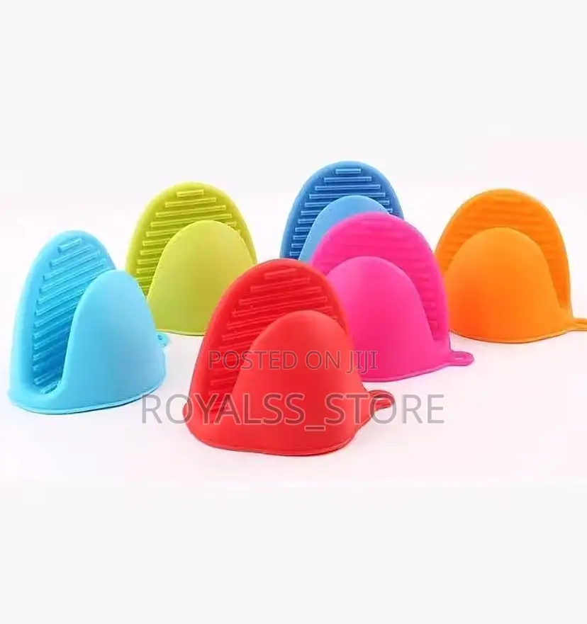 Heat Resistant Silicone Pot Holder Set – Anti-Slip Kitchen Protection