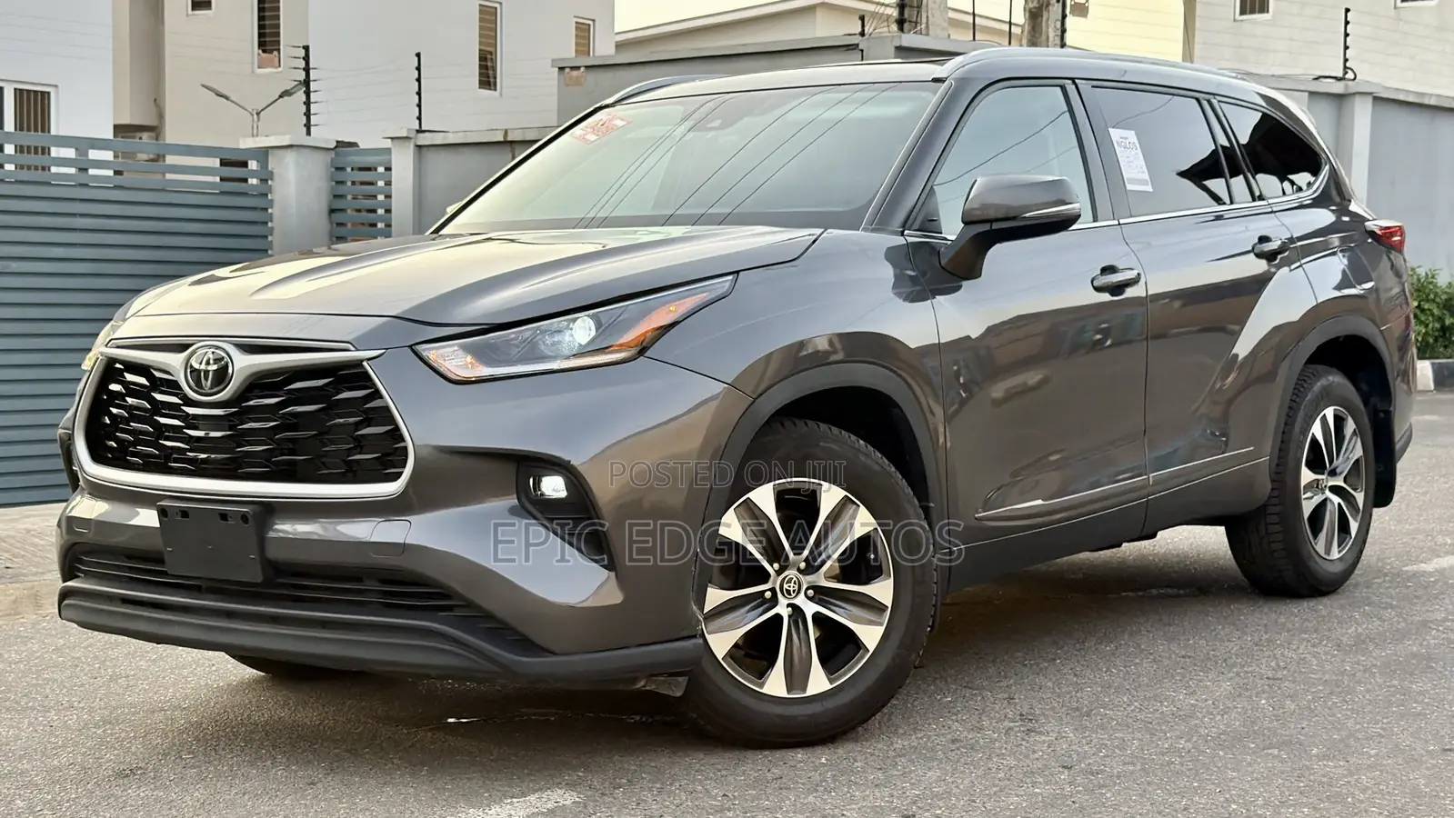 Toyota Highlander XLE AWD 2023 Gray