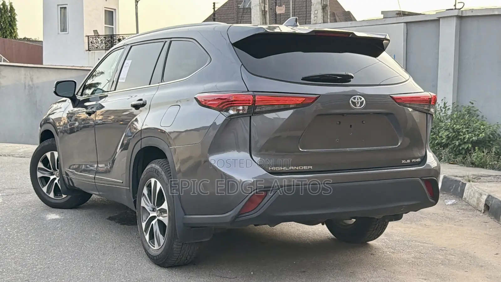 Toyota Highlander XLE AWD 2023 Gray