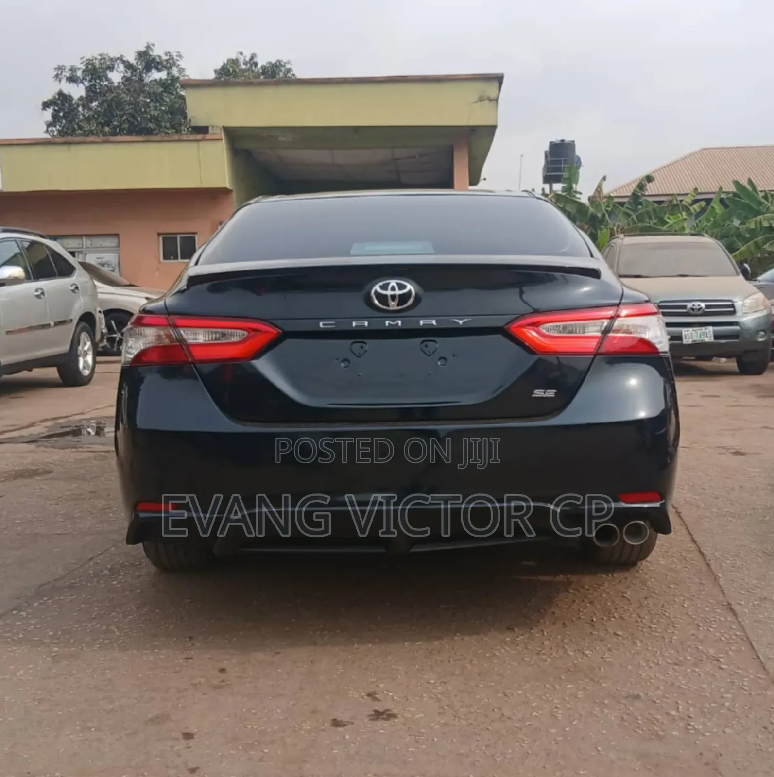 Toyota Camry SE FWD (2.5L 4cyl 8AM) 2018 Black