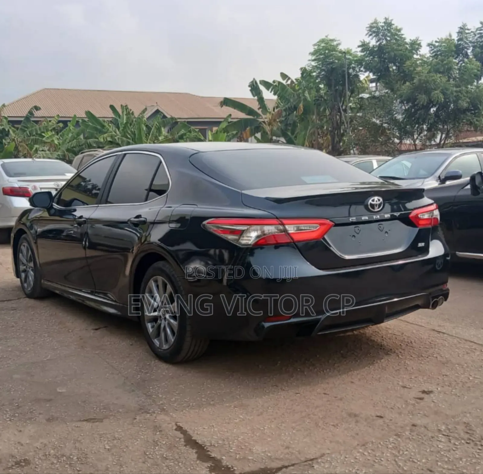 Toyota Camry SE FWD (2.5L 4cyl 8AM) 2018 Black