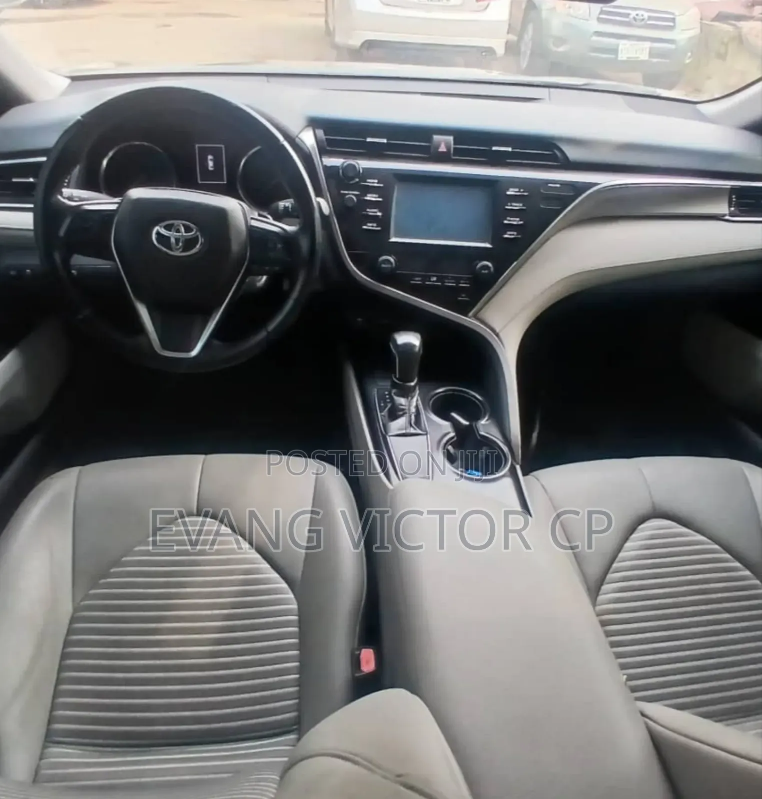 Toyota Camry SE FWD (2.5L 4cyl 8AM) 2018 Black