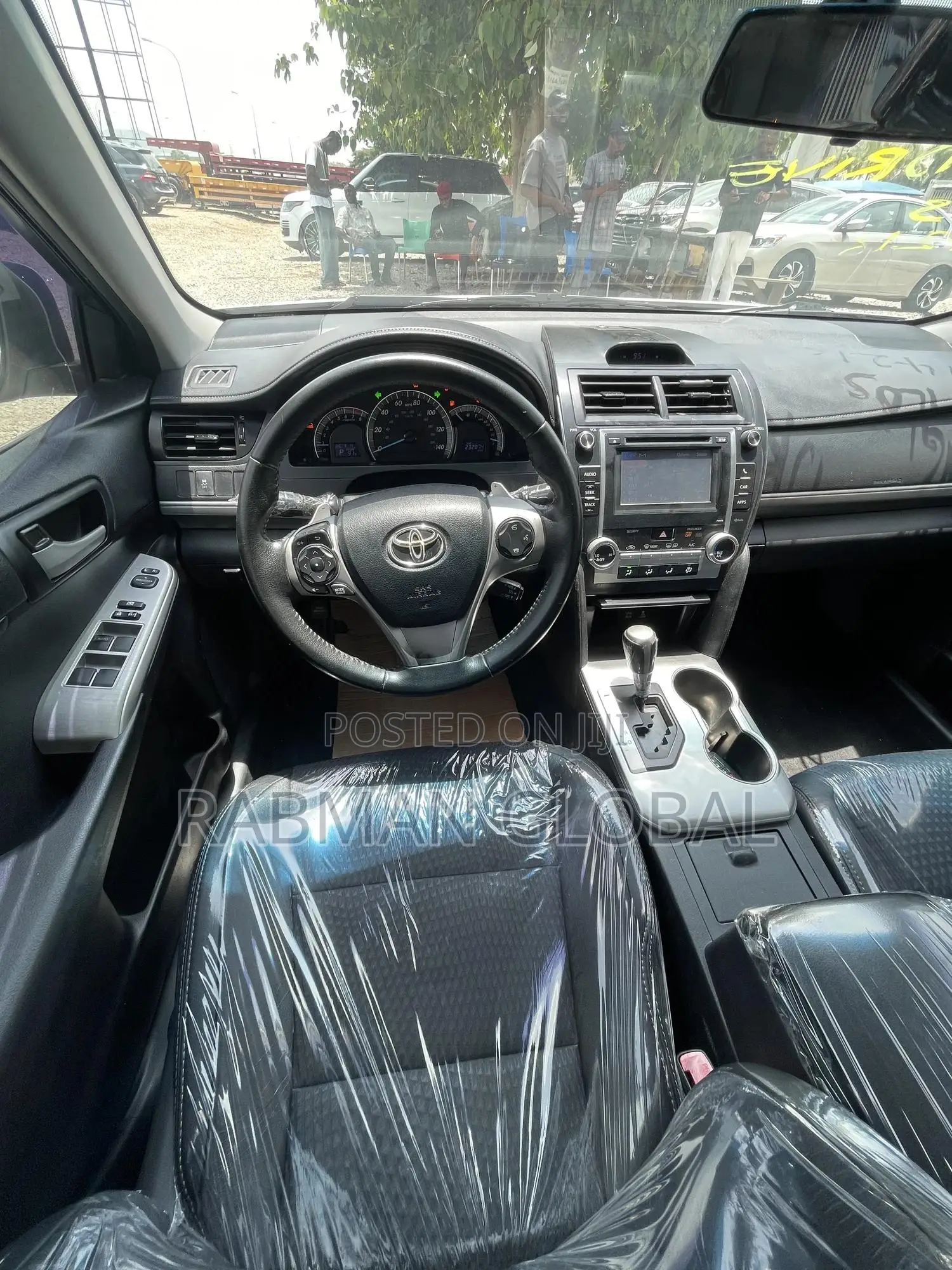 Toyota Camry SE 4dr Sedan (3.5L 6cyl 6A) 2014 White