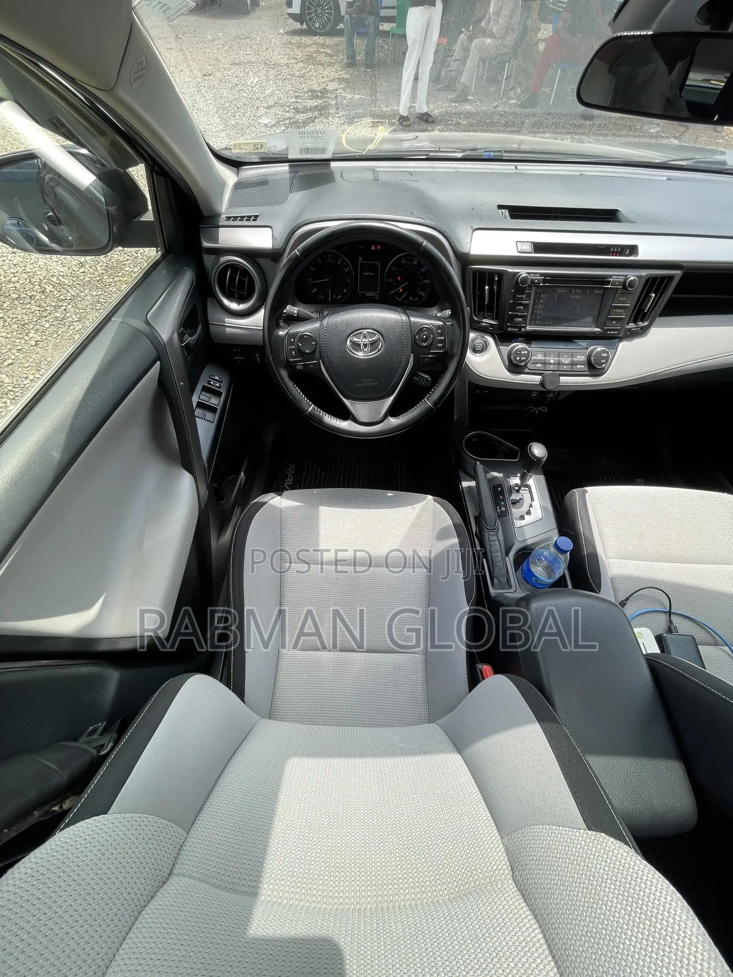 Toyota RAV4 XLE 4dr SUV AWD (2.5L 4cyl 6A) 2018 Gray
