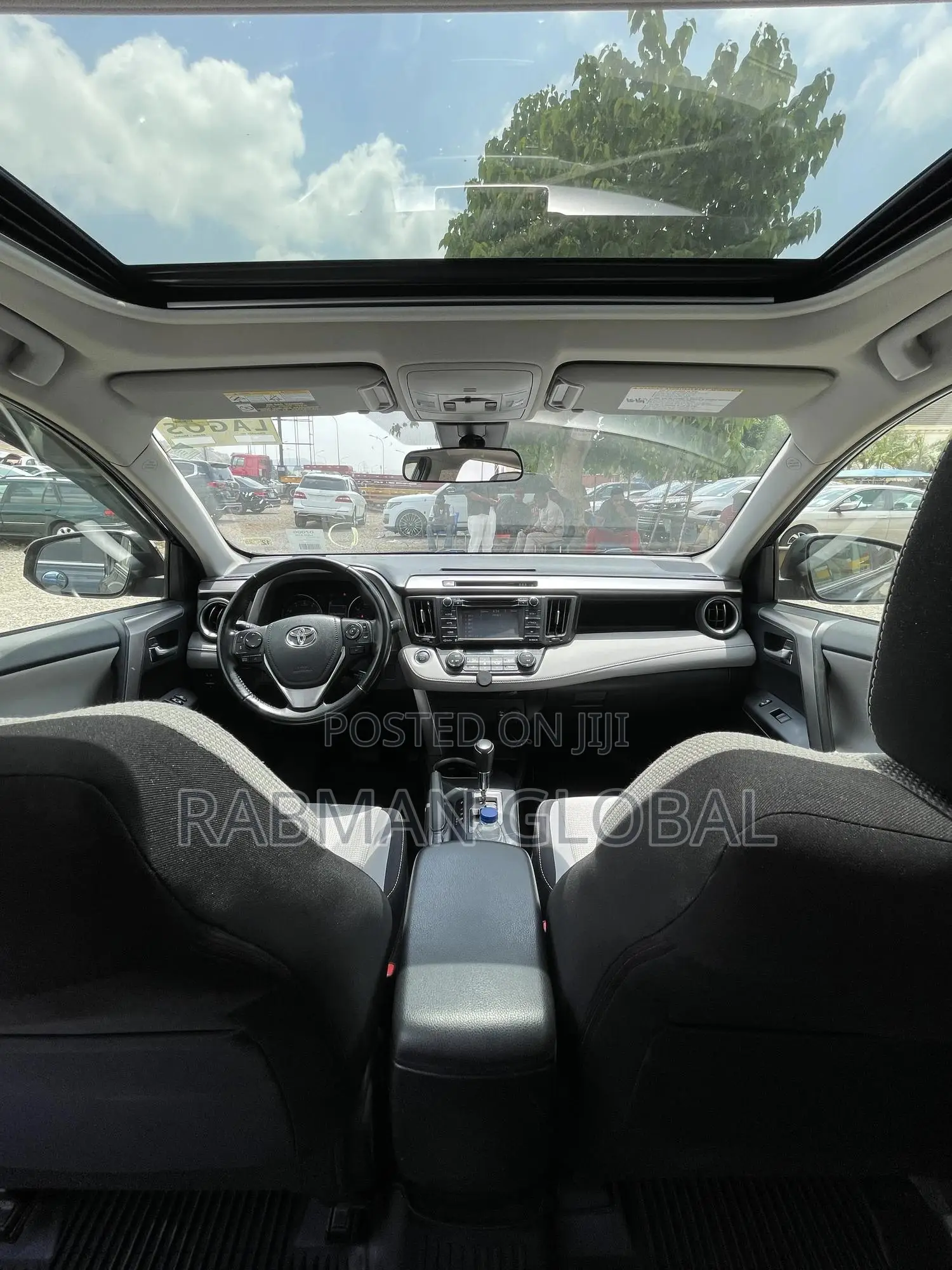 Toyota RAV4 XLE 4dr SUV AWD (2.5L 4cyl 6A) 2018 Gray