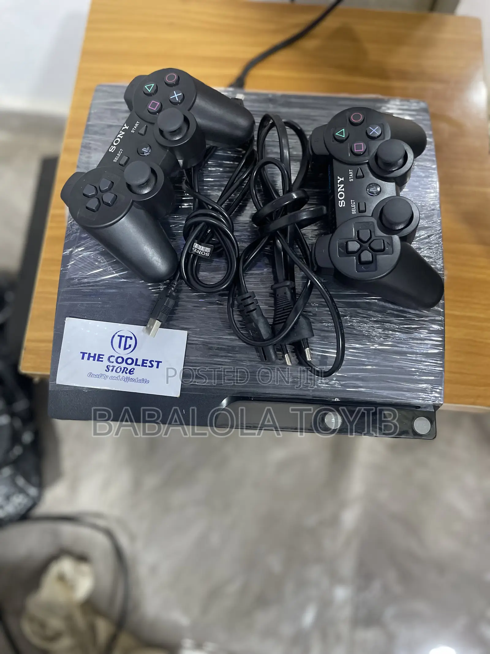 Playstation 3 Slim 2pads 10-12games on It