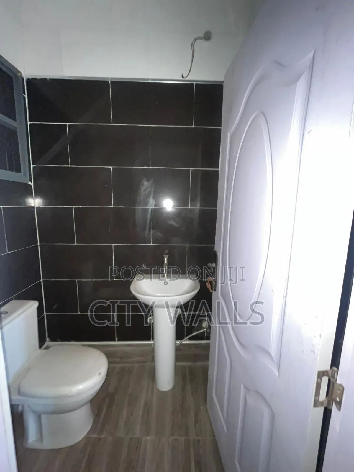 4bdrm Townhouse/Terrace in Ologolo for Sale