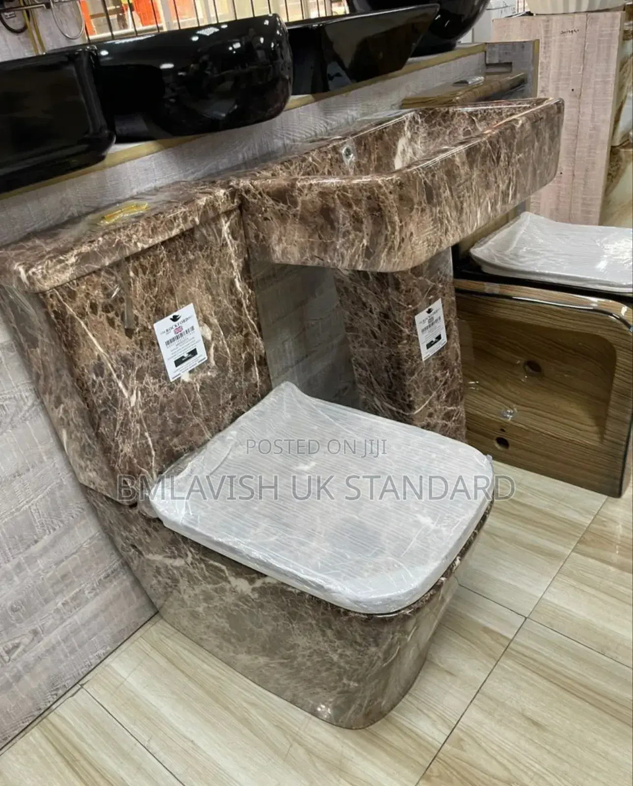 England Luxury Toilet Set With Marble Design