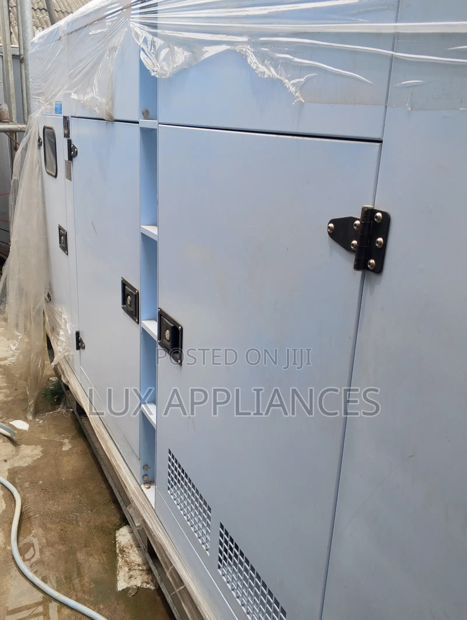 Perkins 400kva Soundproof Generator for Large Facilities
