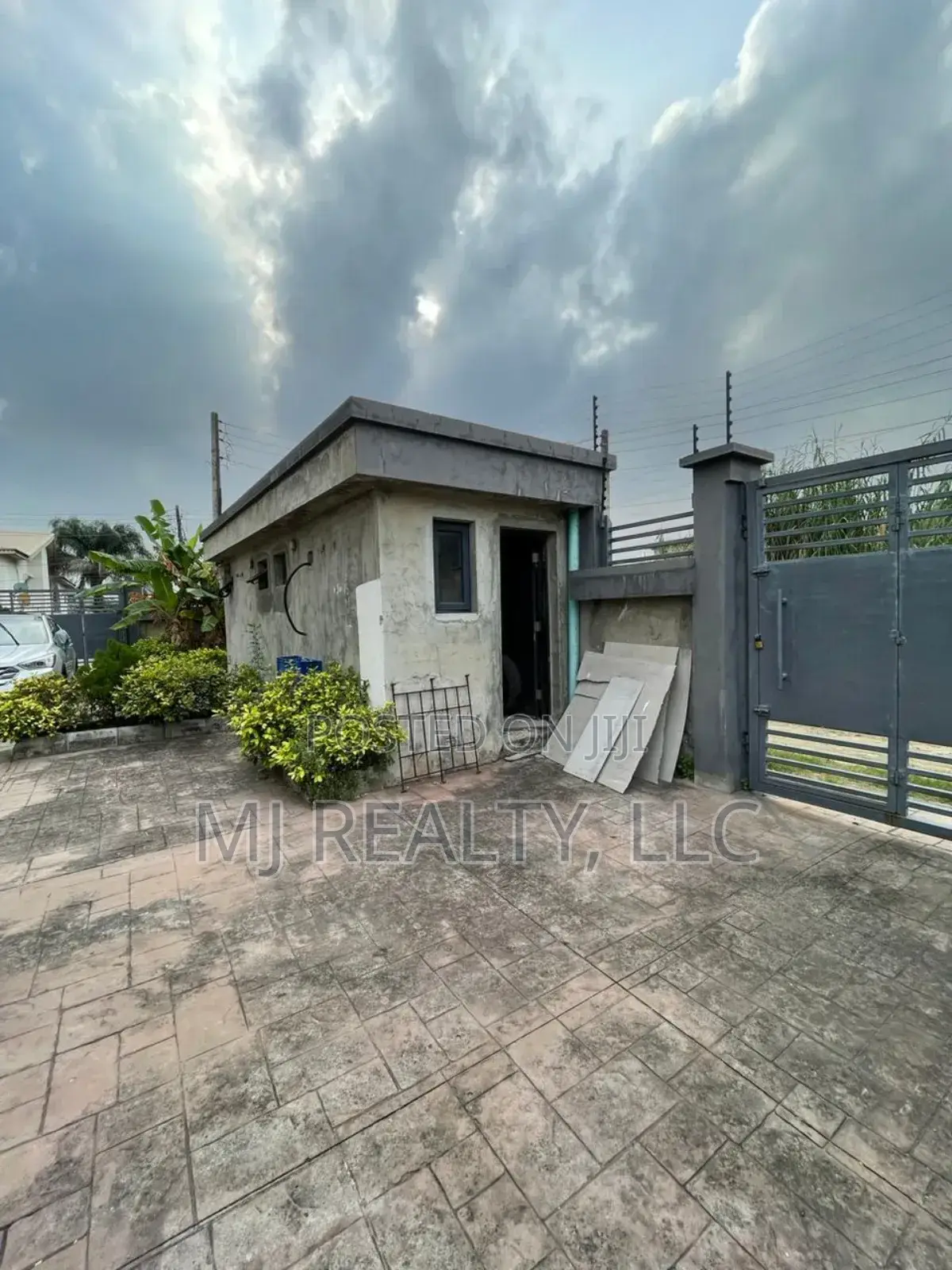 4bdrm Duplex in Ado / Ajah for sale