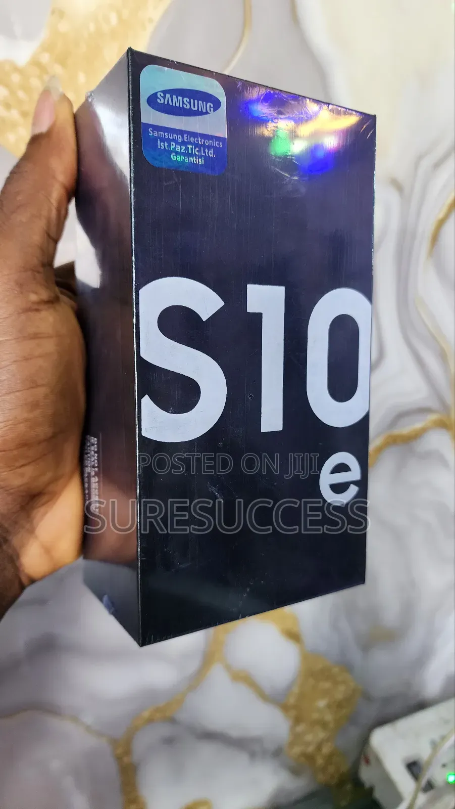 New Samsung Galaxy S10e 128 GB Black