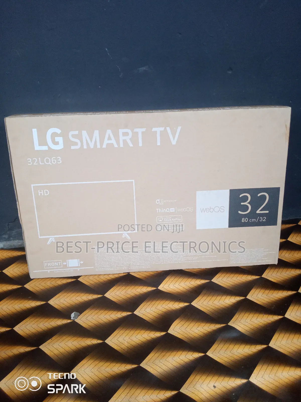 32 Inches Lg Led With White Cartoon