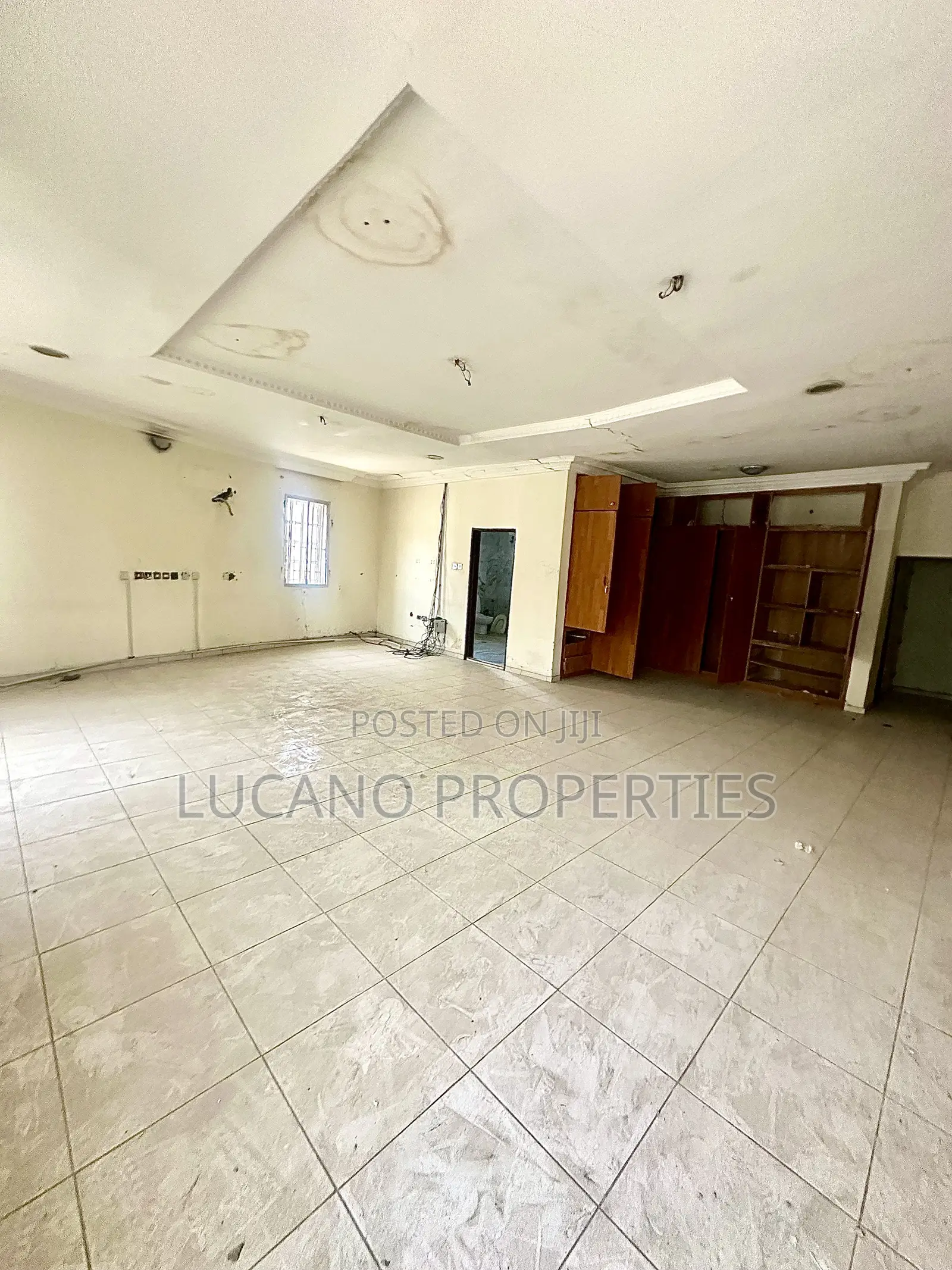 Suitable Space for Restaurant, Lounge, Private Office, Etc