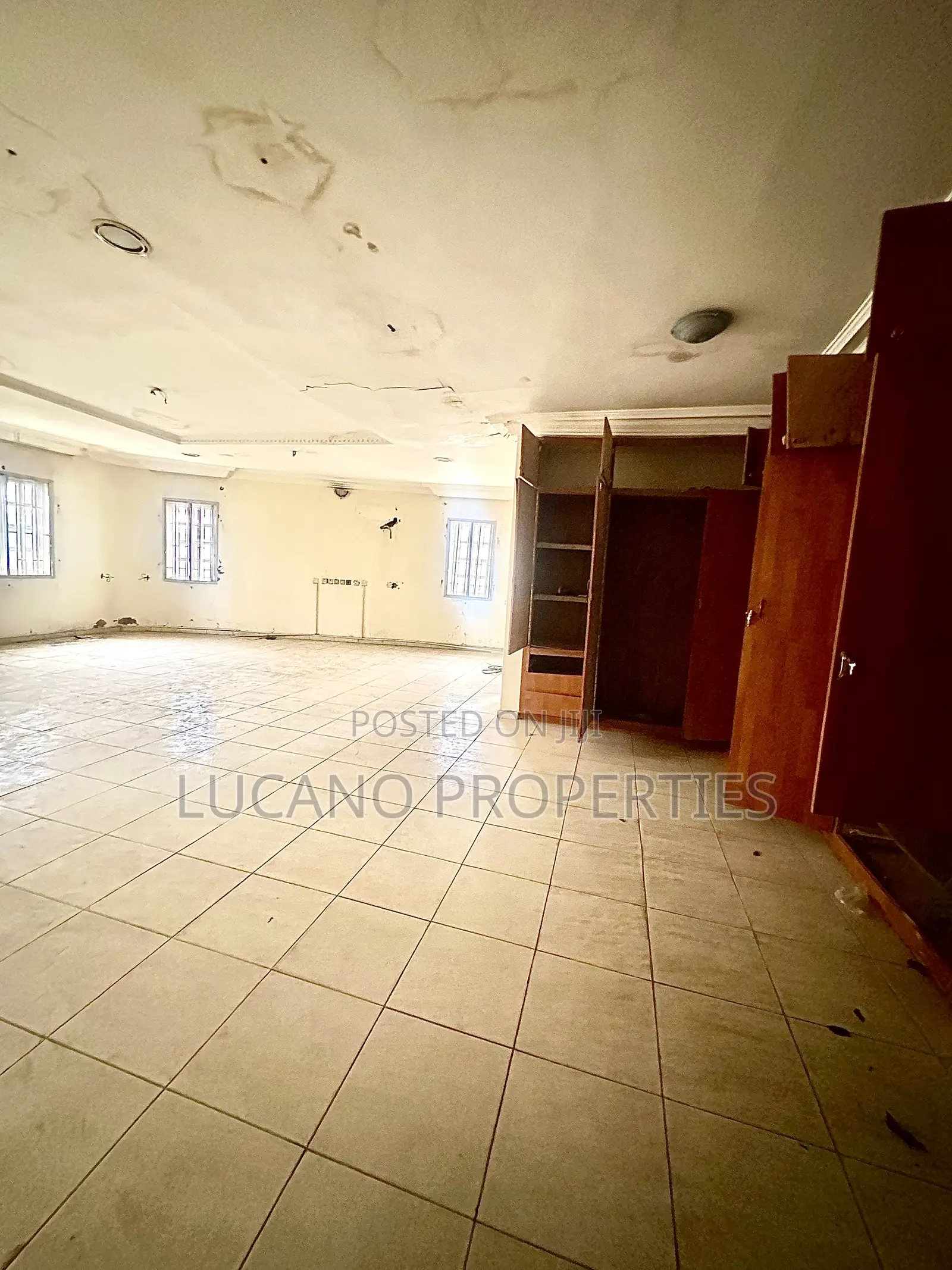 Suitable Space for Restaurant, Lounge, Private Office, Etc