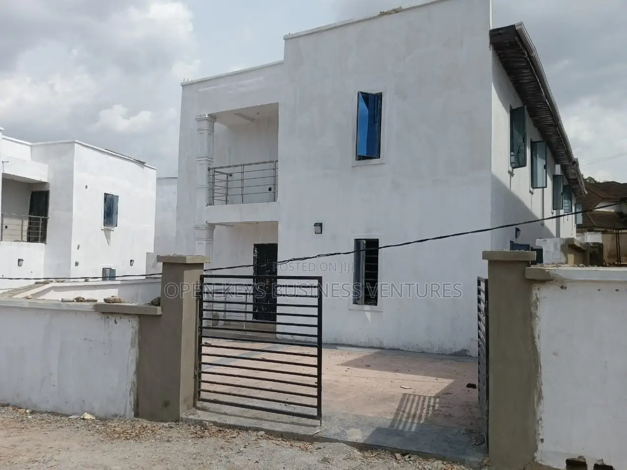 4bdrm Duplex in Adeyi, Old Bodija for sale
