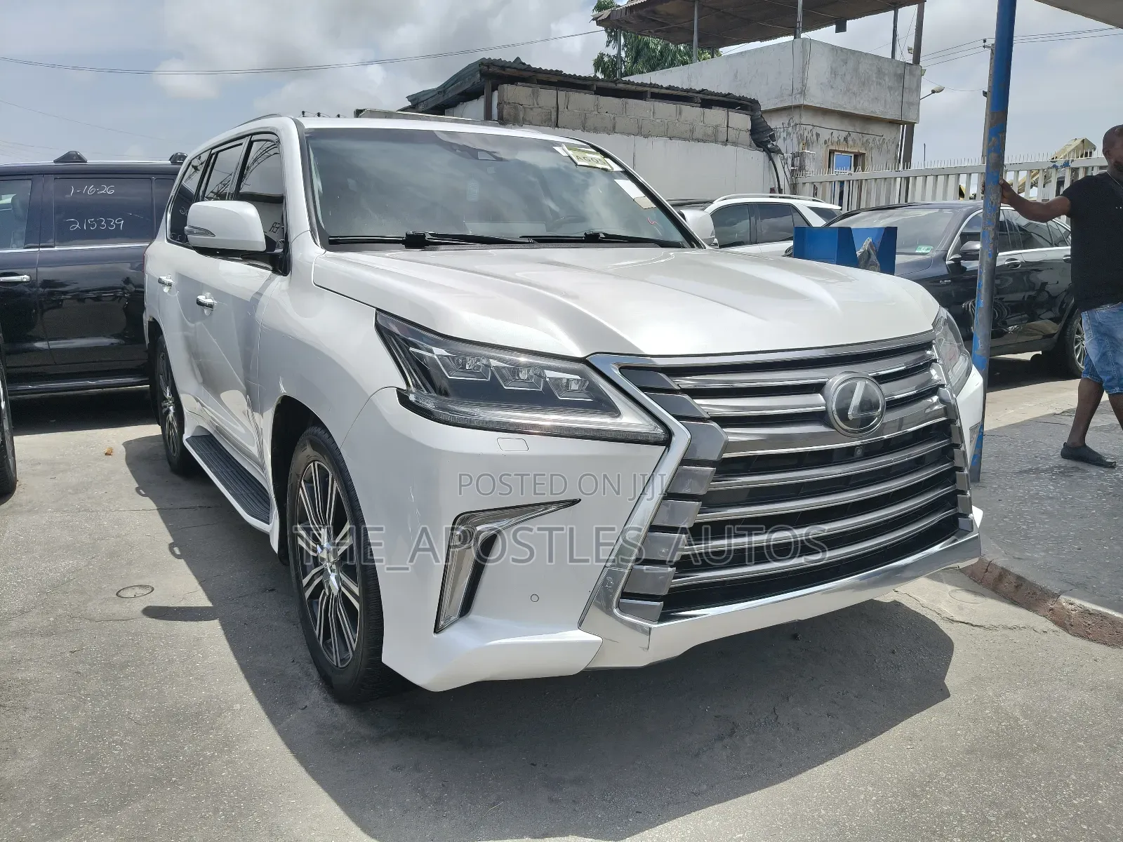 Lexus LX 570 (5 seats) AWD 2018 White
