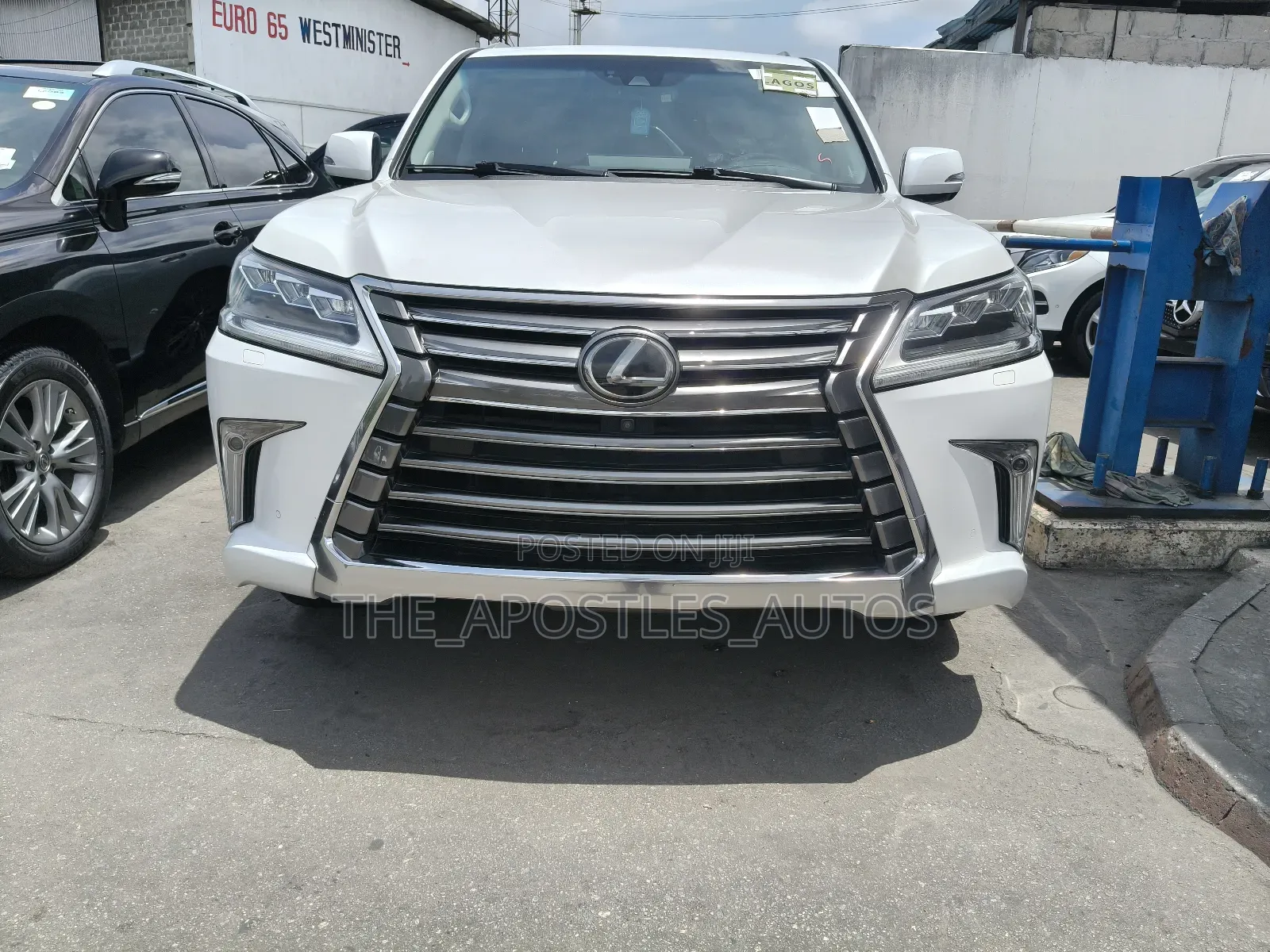 Lexus LX 570 (5 seats) AWD 2018 White