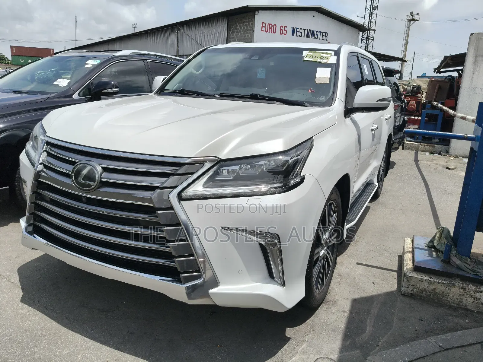 Lexus LX 570 (5 seats) AWD 2018 White