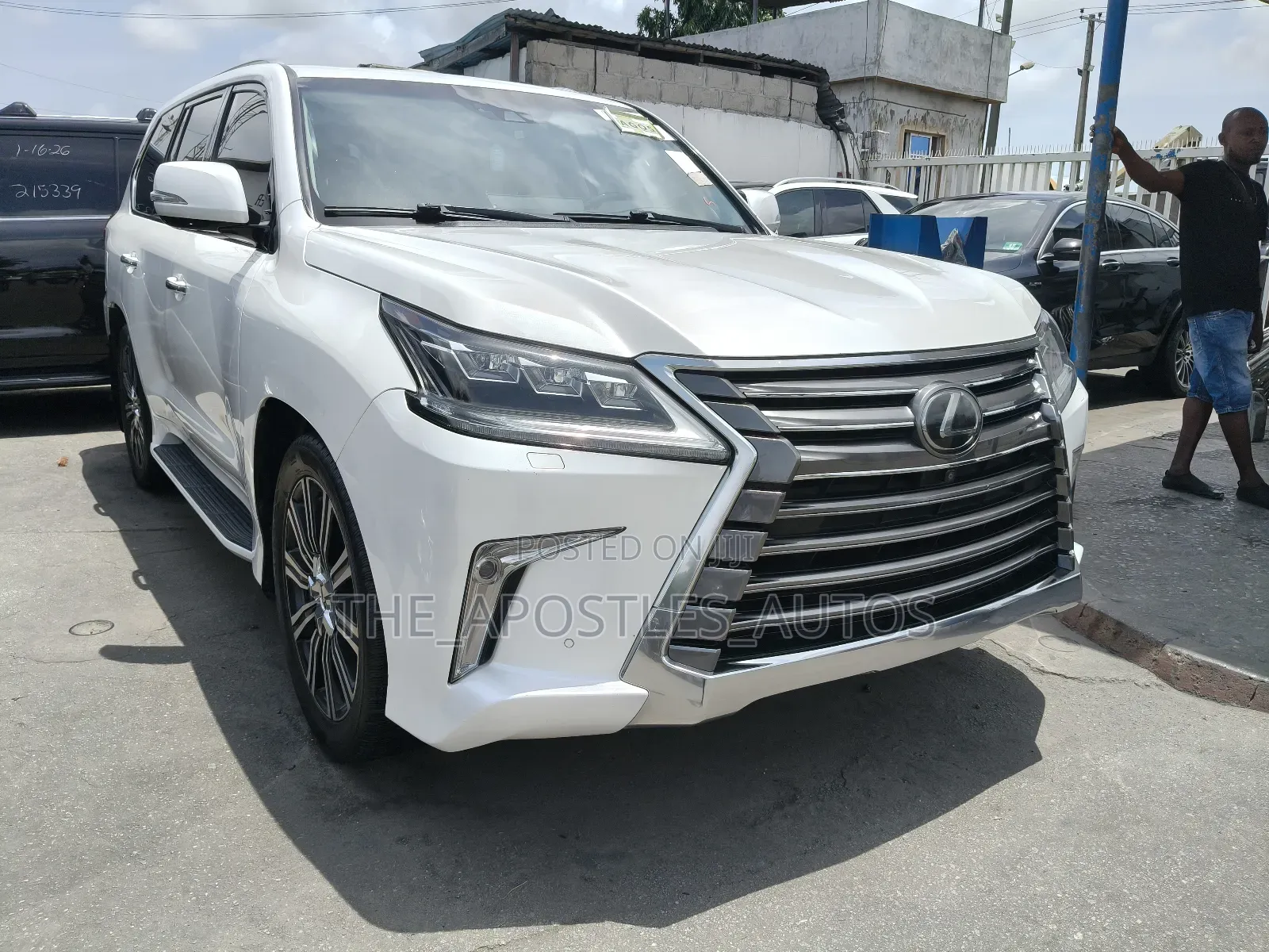 Lexus LX 570 AWD 2018 White
