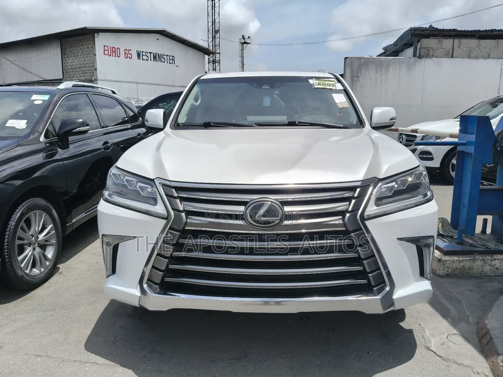 Lexus LX 570 AWD 2018 White