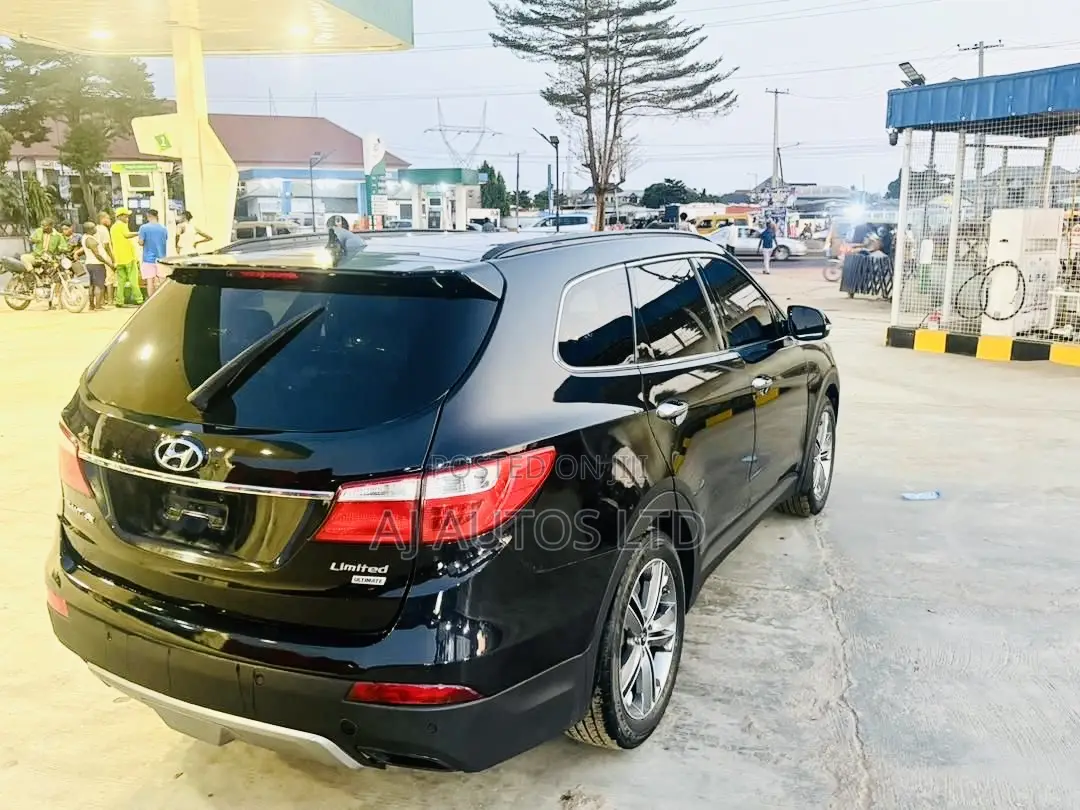 Hyundai Santa Fe Limited 4dr SUV AWD (3.3L 6cyl 6A) 2015 Black