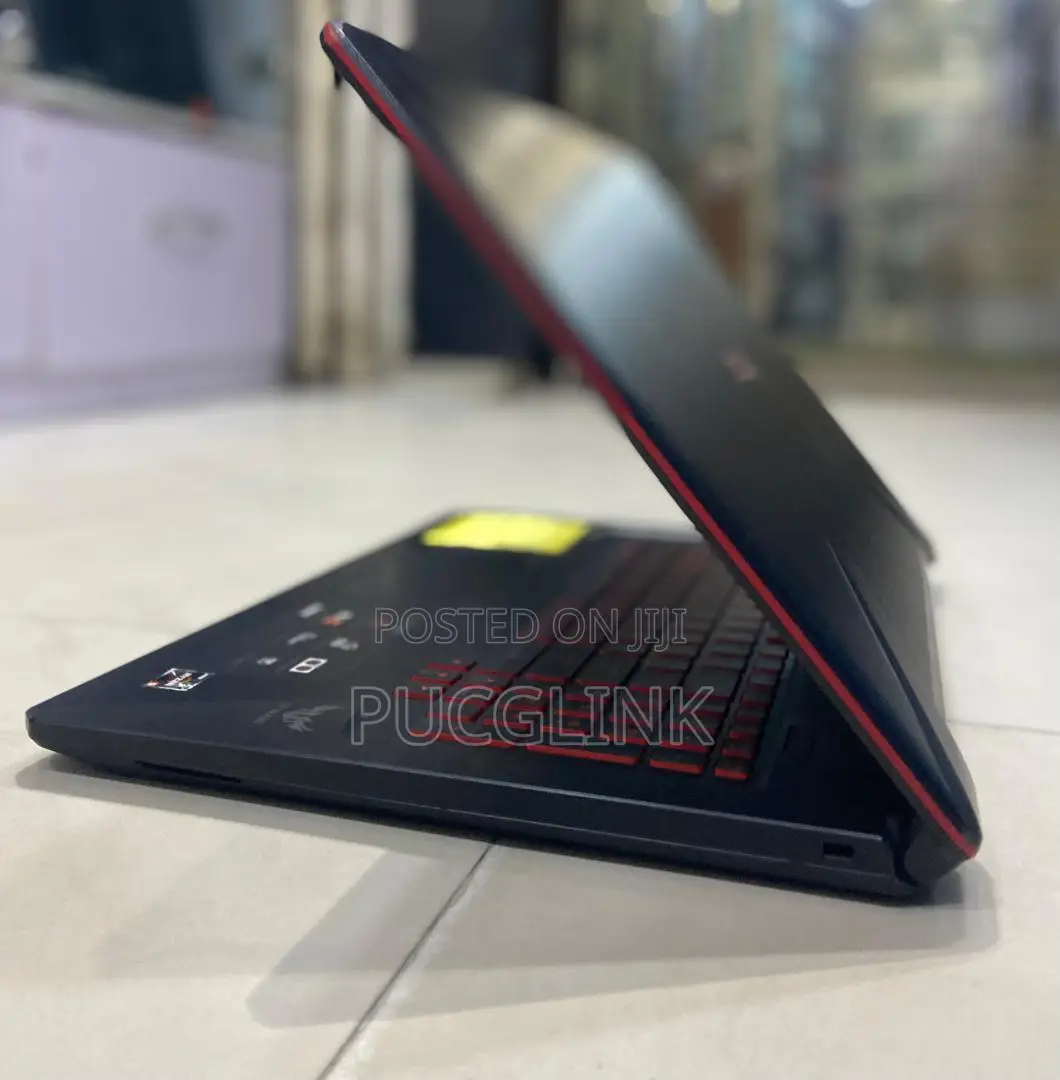 Laptop Asus TUF Dash F15 8GB AMD Ryzen 5 SSD 512GB
