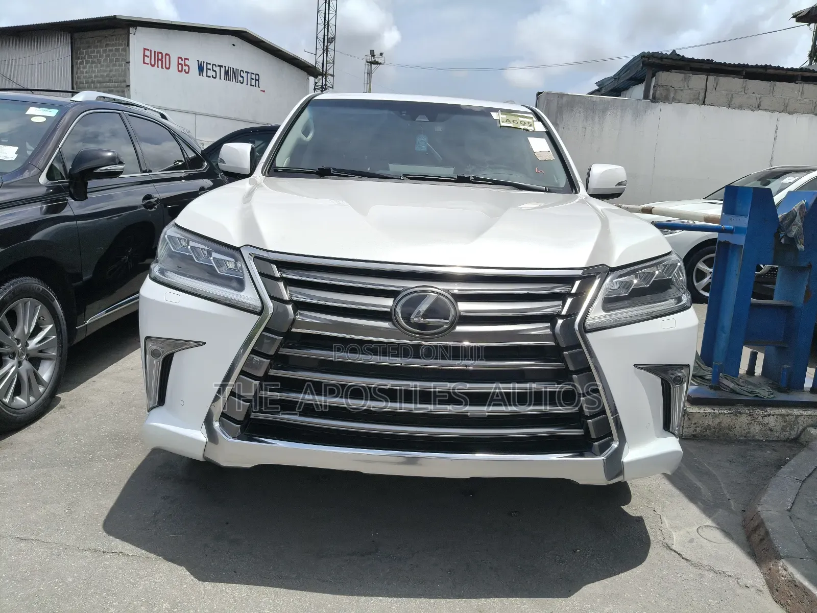 Lexus LX 570 (5 seats) AWD 2019 White