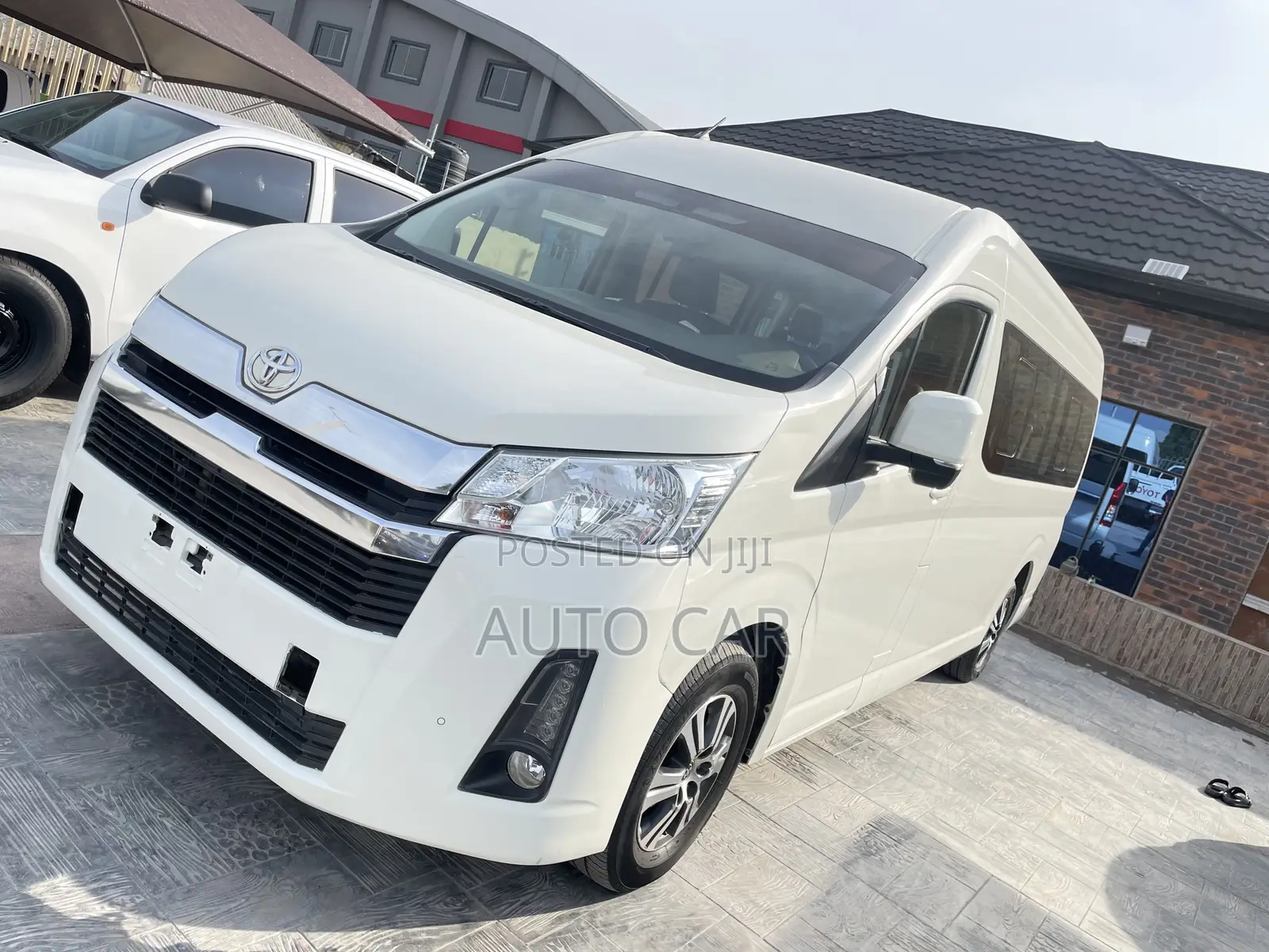 Toyota HiAce 2022 White