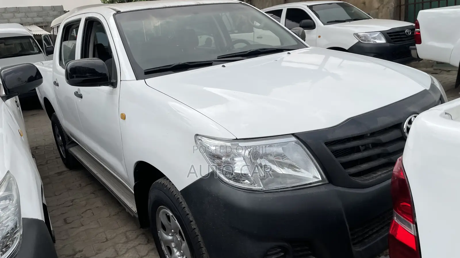 Toyota Hilux 2013 White