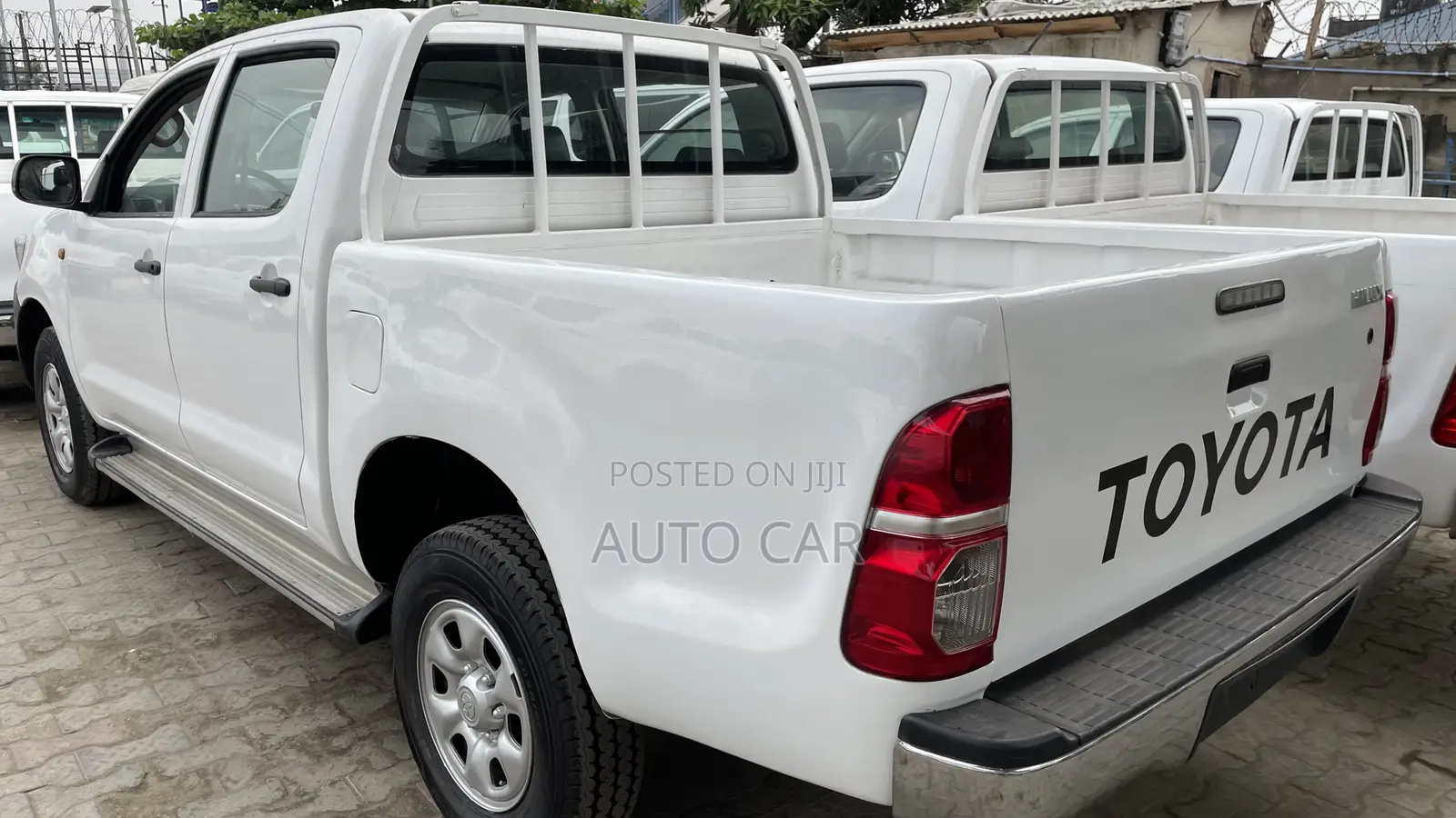 Toyota Hilux 2013 White