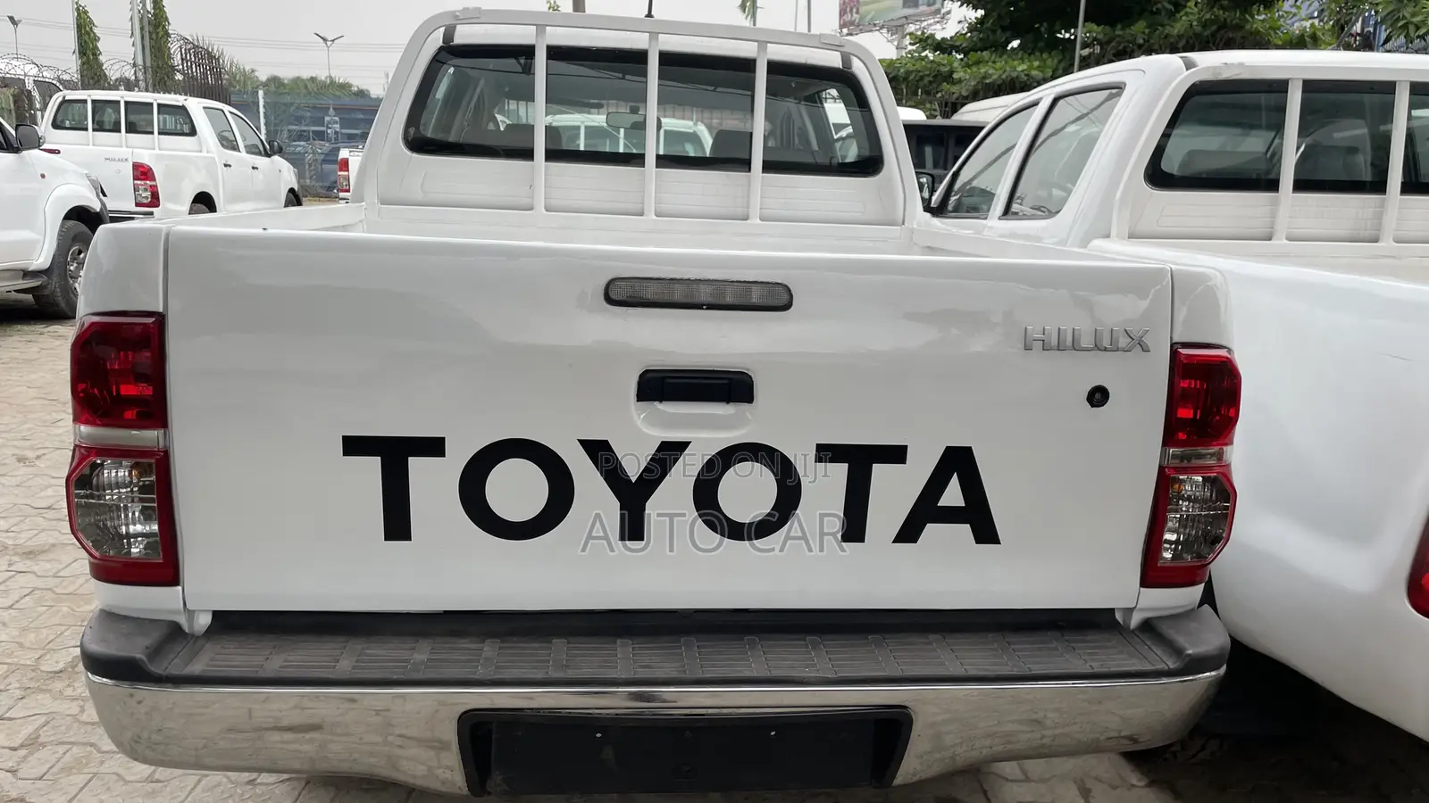 Toyota Hilux 2013 White