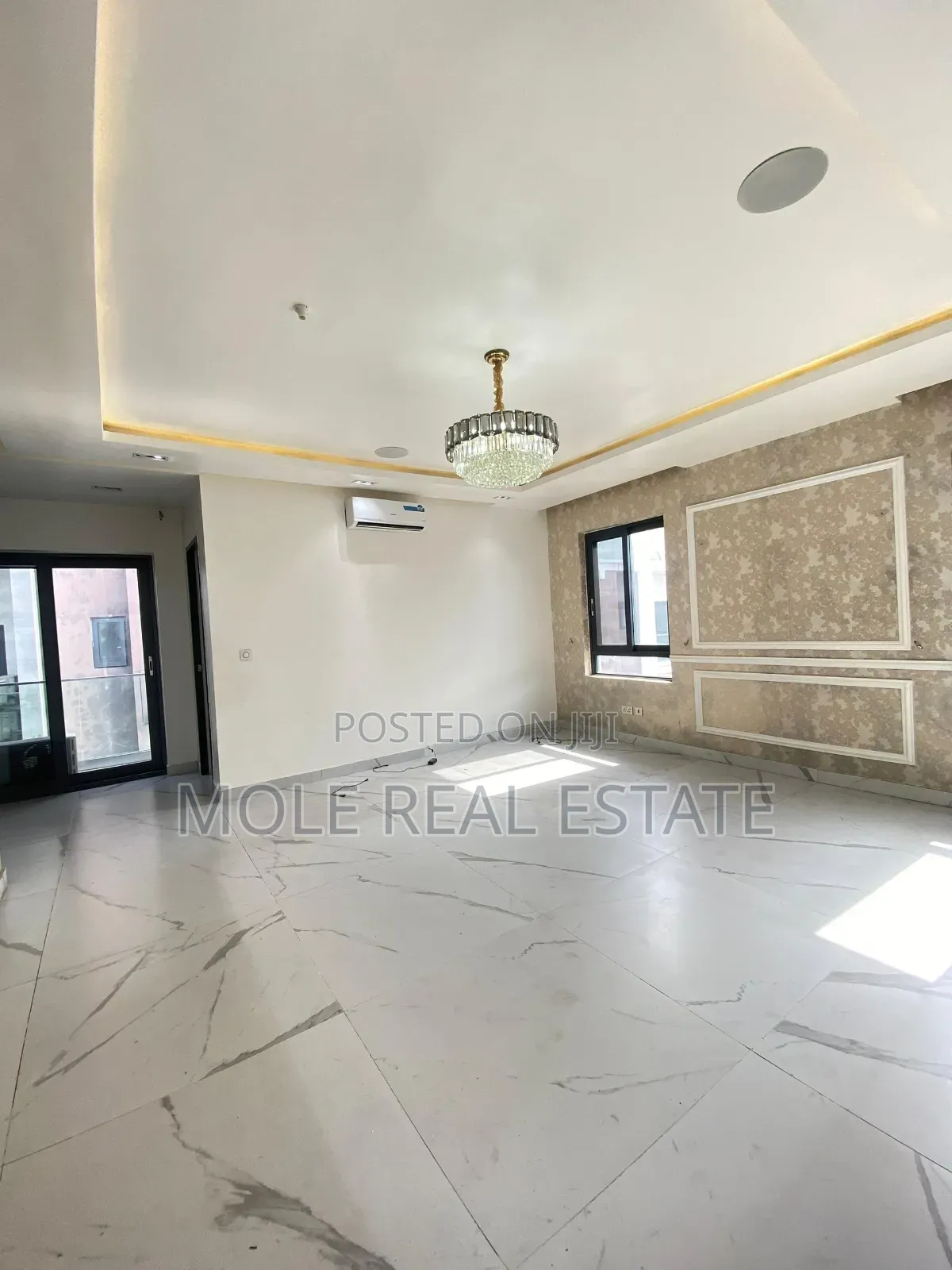 Furnished 5bdrm Duplex in Ikoyin for sale
