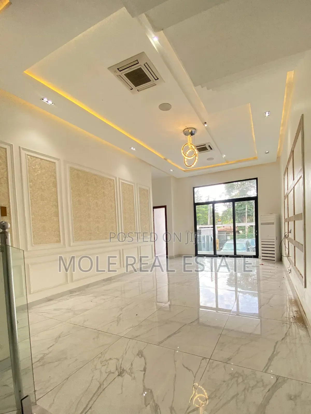 Furnished 5bdrm Duplex in Ikoyin for sale