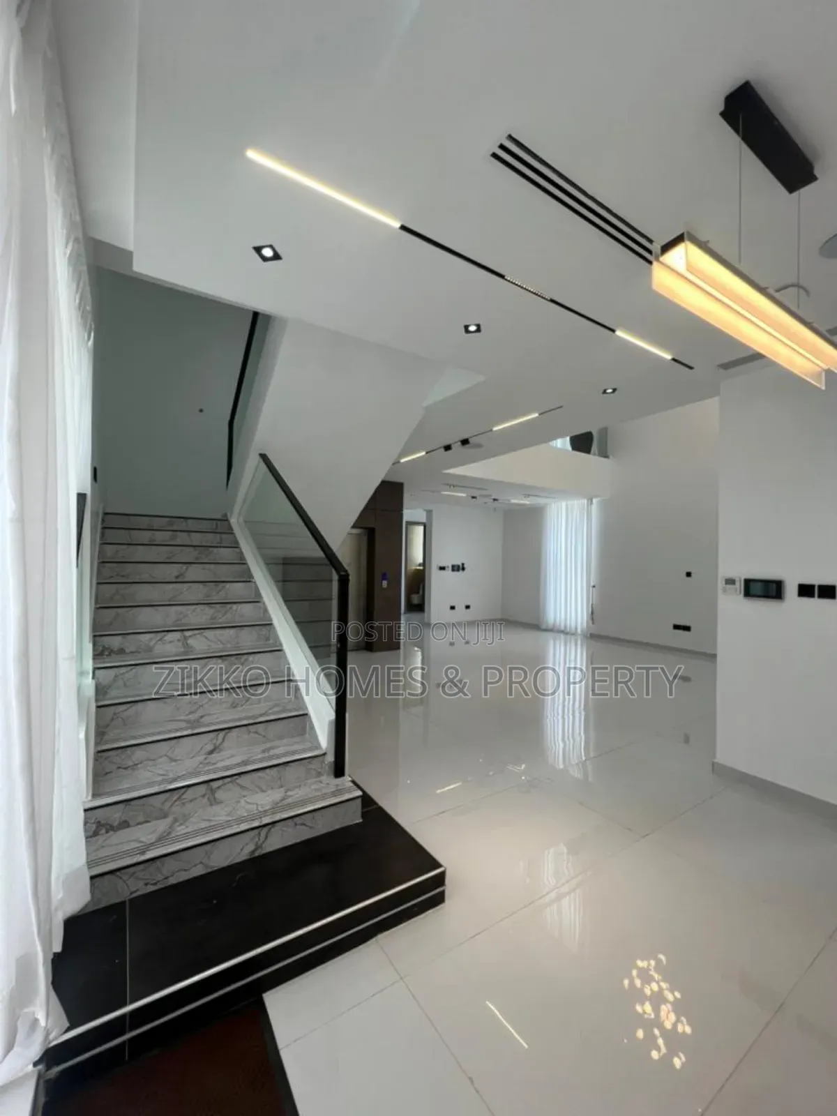 5bdrm Duplex in Lekki for sale