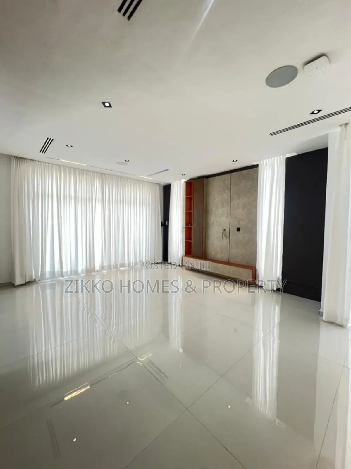 5bdrm Duplex in Lekki for sale