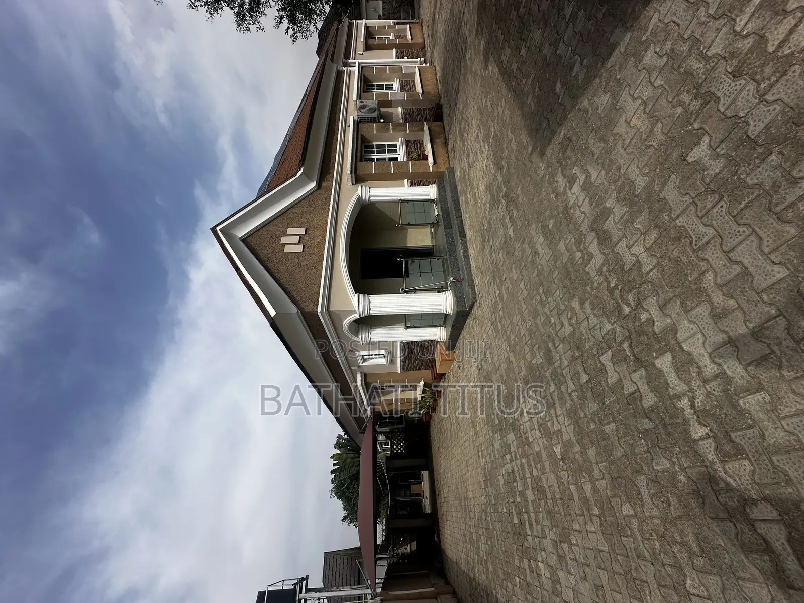 5bdrm Bungalow in Life Camp for sale