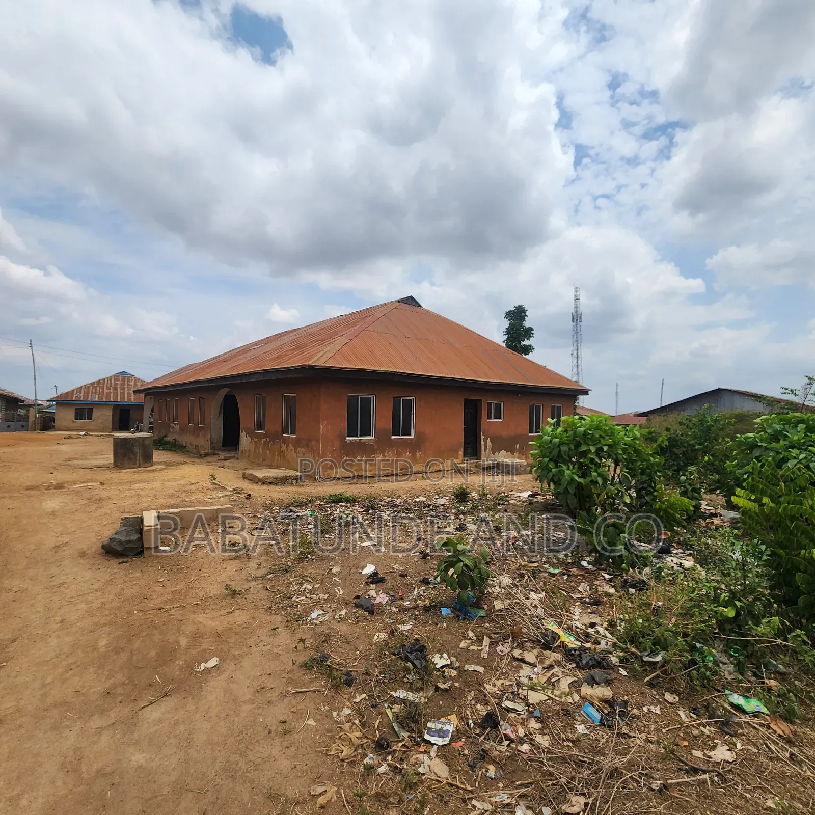 5bdrm Bungalow in Soka for sale