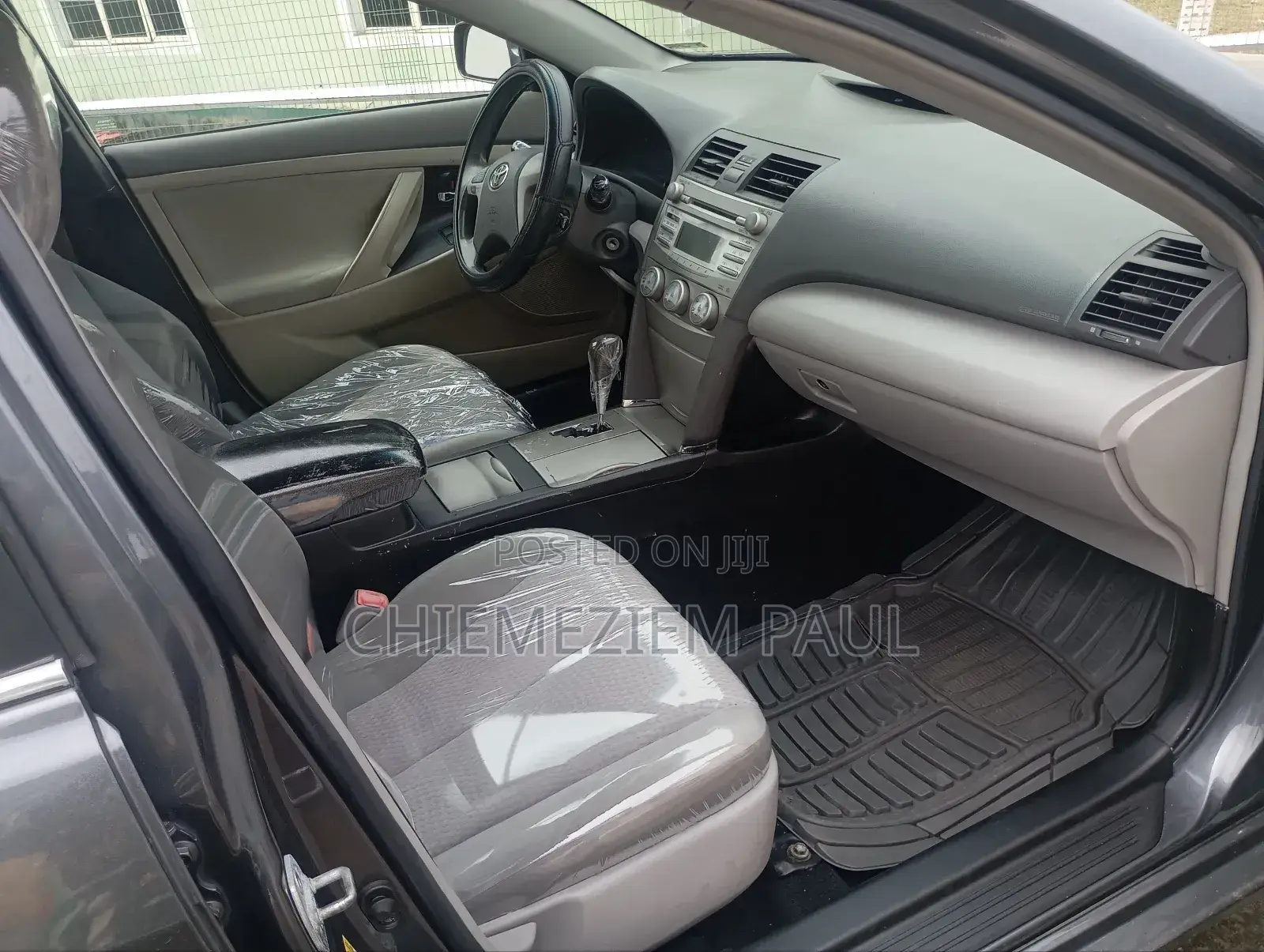 Toyota Camry LE 4dr Sedan (2.5L 4cyl 6A) 2011 Gray