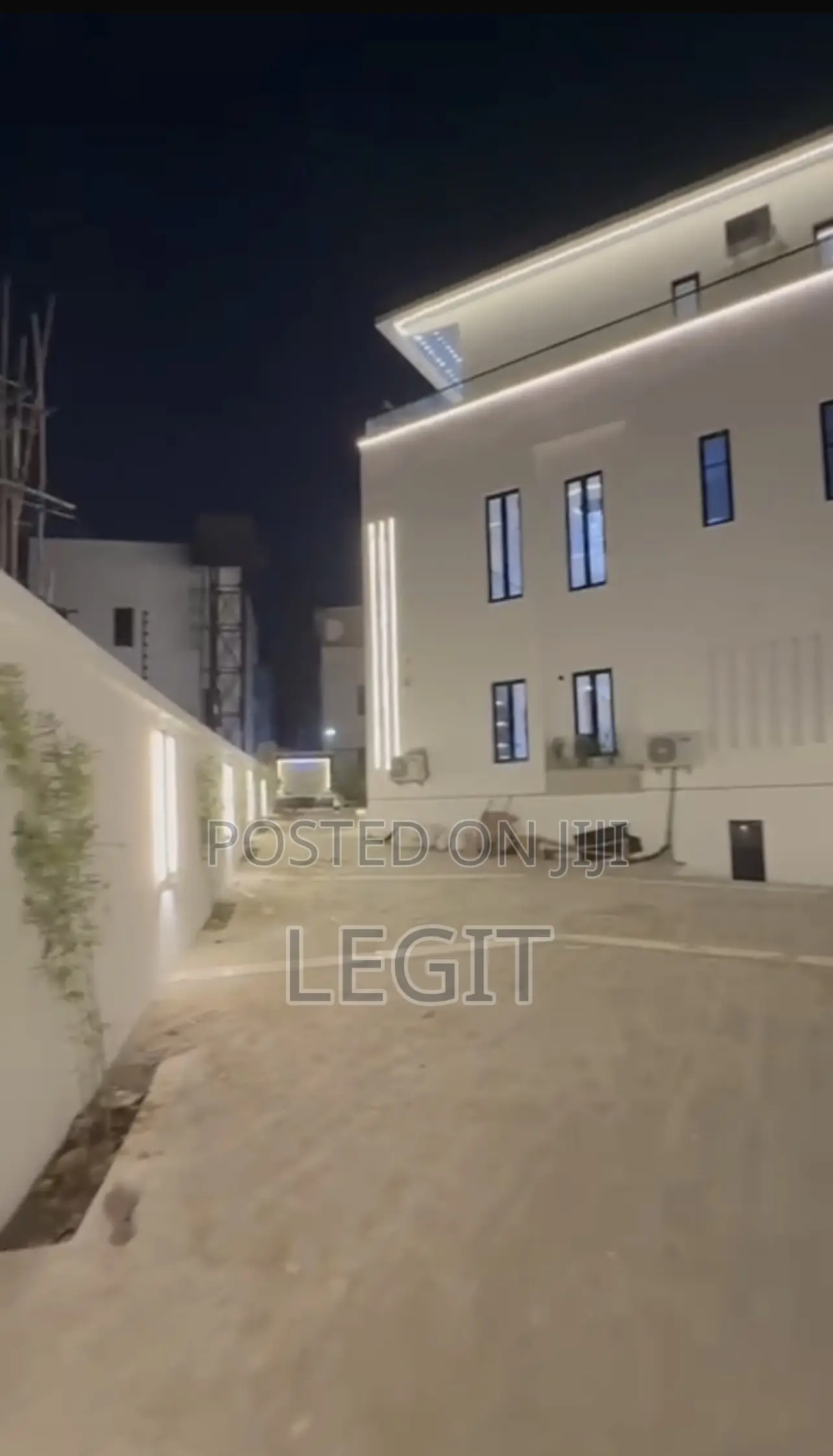 5bdrm Duplex in Guzape District for sale