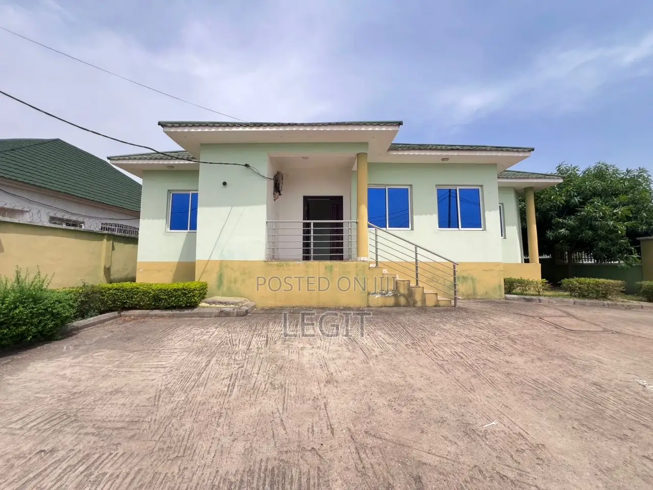 3bdrm Bungalow in Lugbe District for sale