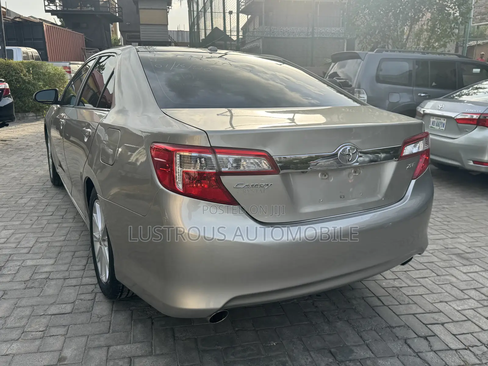 Toyota Camry XLE 4dr Sedan (3.5L 6cyl 6A) 2014 Gold