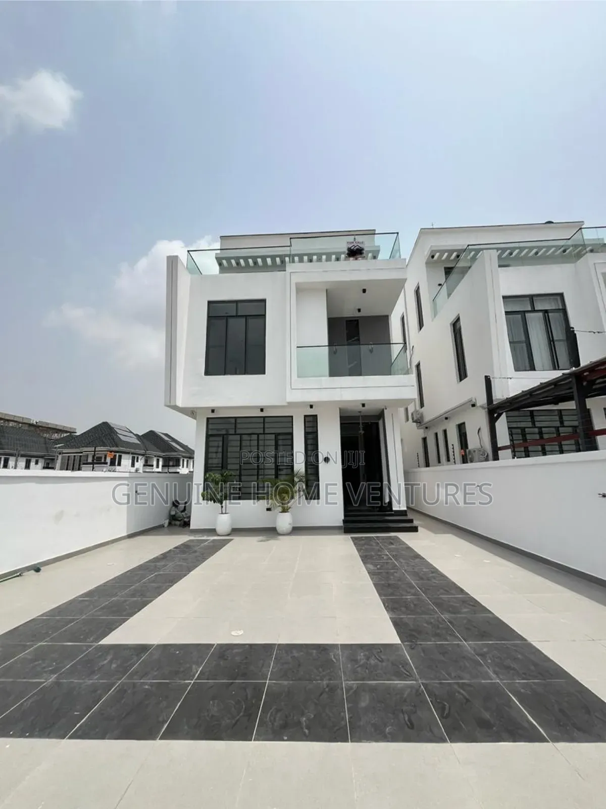 5bdrm Duplex in Lekki Phase One for sale