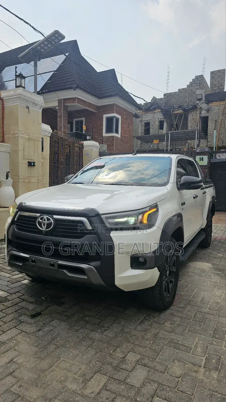 Toyota Hilux Revo Double Cab Petrol 2.7 AWD 2022 White
